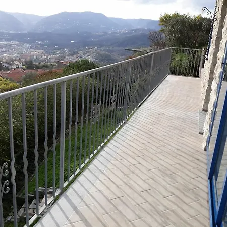 With 2 Bedrooms In Vezzano Ligure, With Wonderful Sea View, Apartment *
