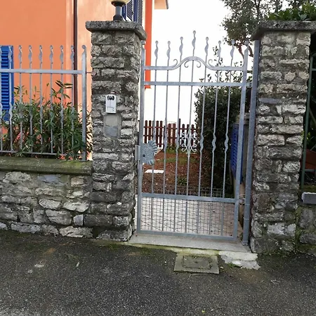 With 2 Bedrooms In Vezzano Ligure, With Wonderful Sea View, Apartment